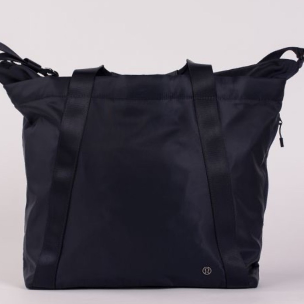 Lululemon carry the day Tote Bag solid black